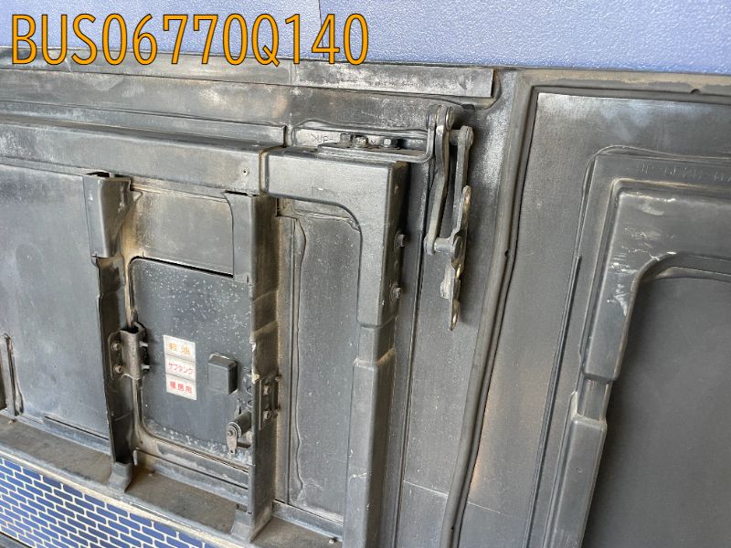 BUS06770Q140