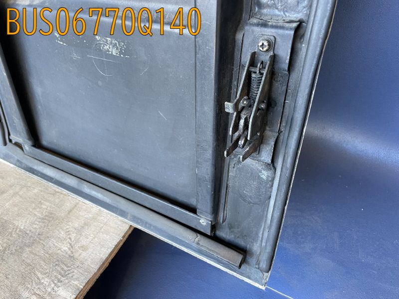 BUS06770Q140