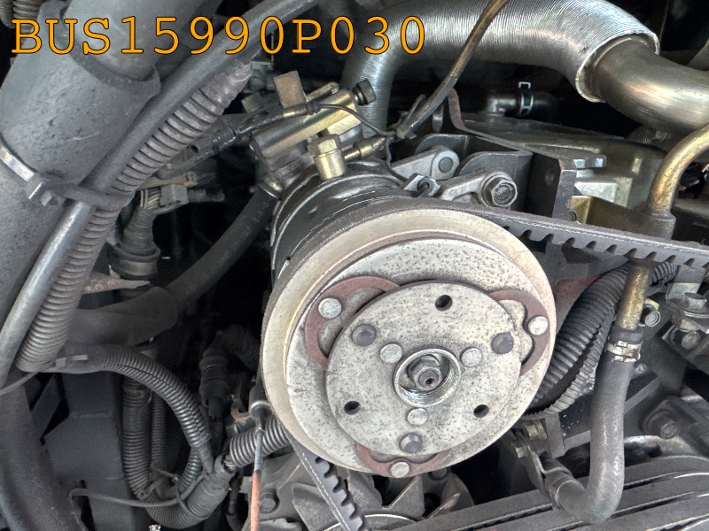 コンプレッサー（エアコン）