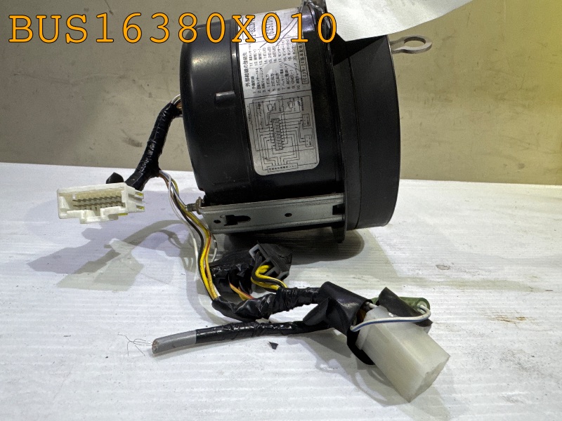 BUS16380X010