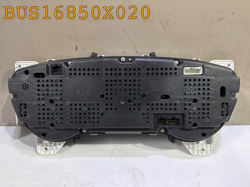 BUS16850X020