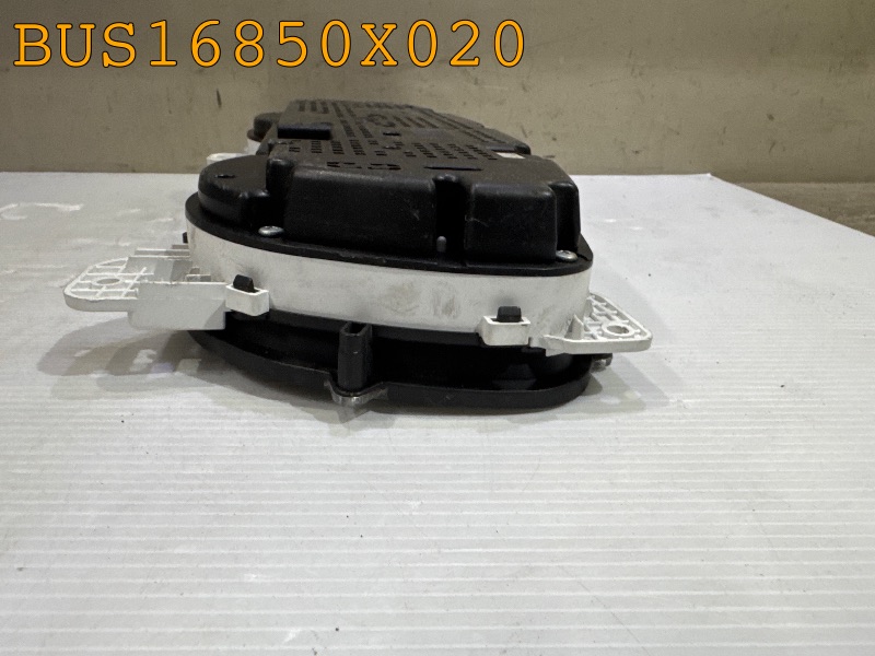 BUS16850X020