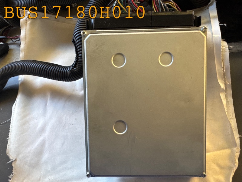 BUS17180H010