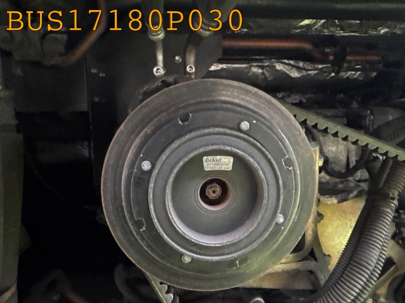 コンプレッサー（エアコン）