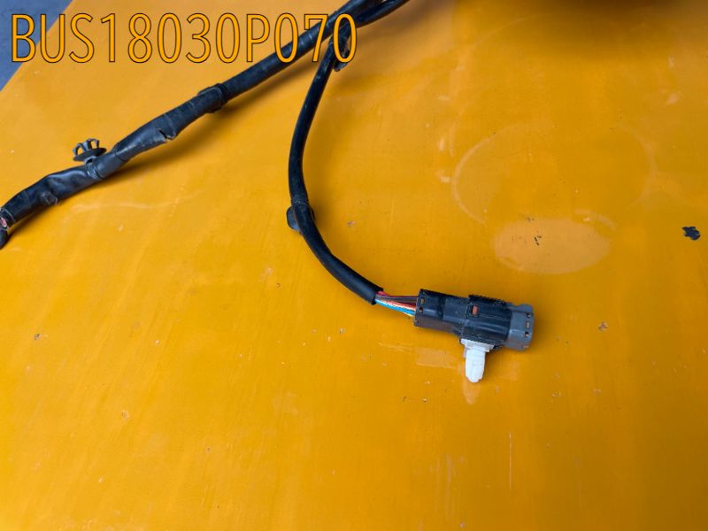BUS18030P070