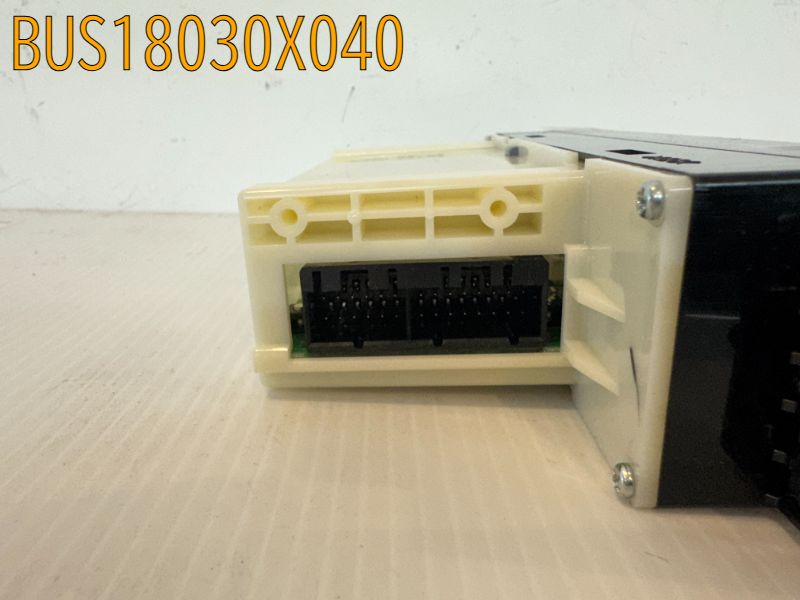 BUS18030X040