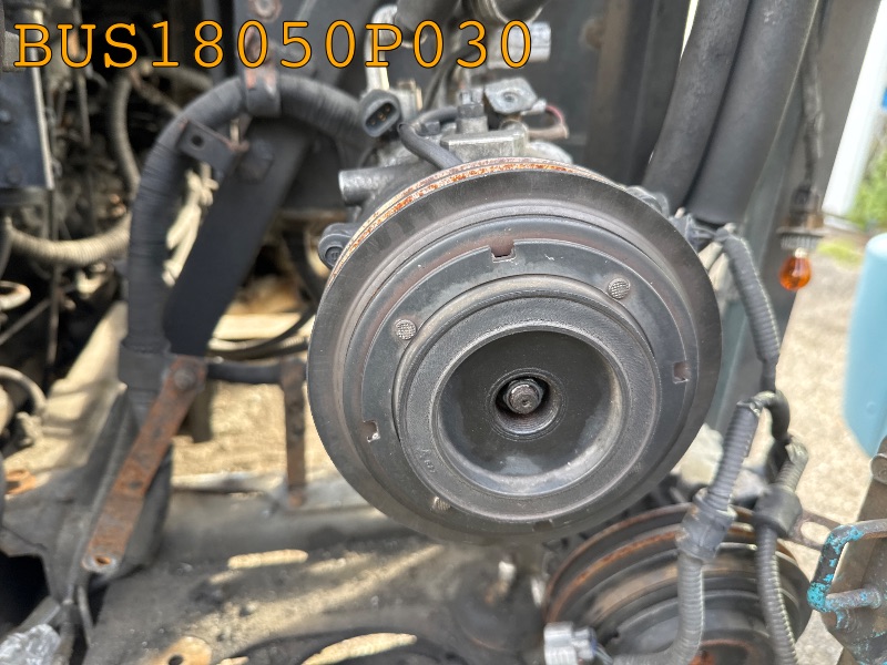 コンプレッサー（エアコン）