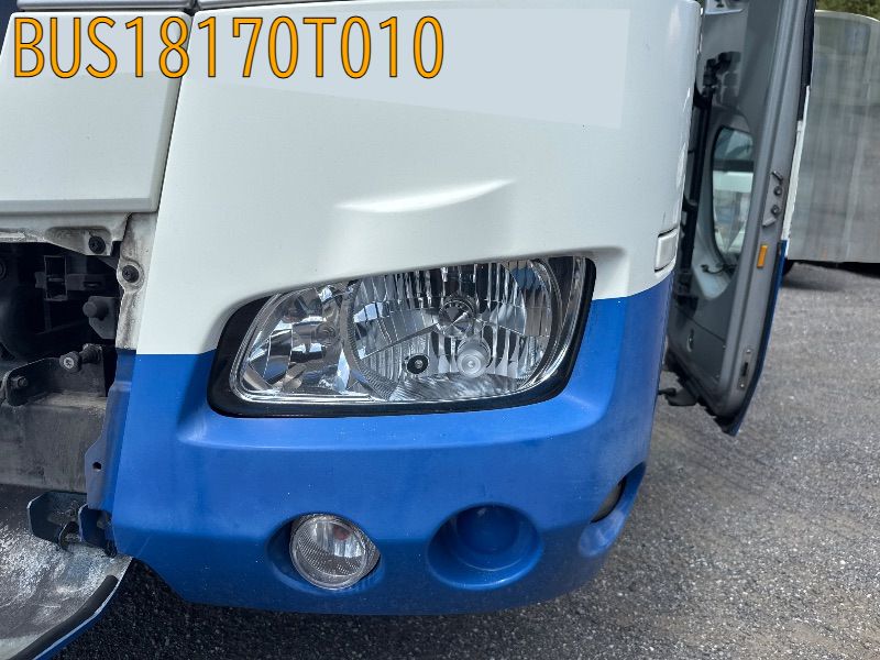 ヘッドライト左