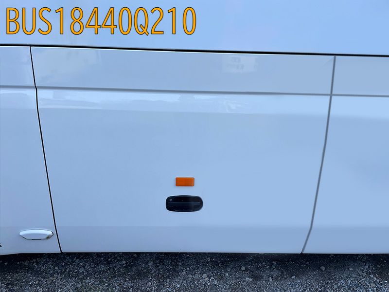 トランクパネル右3番目