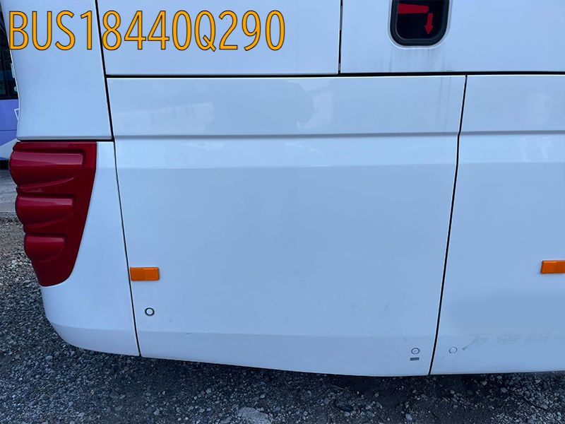 エンジンサイドパネル右