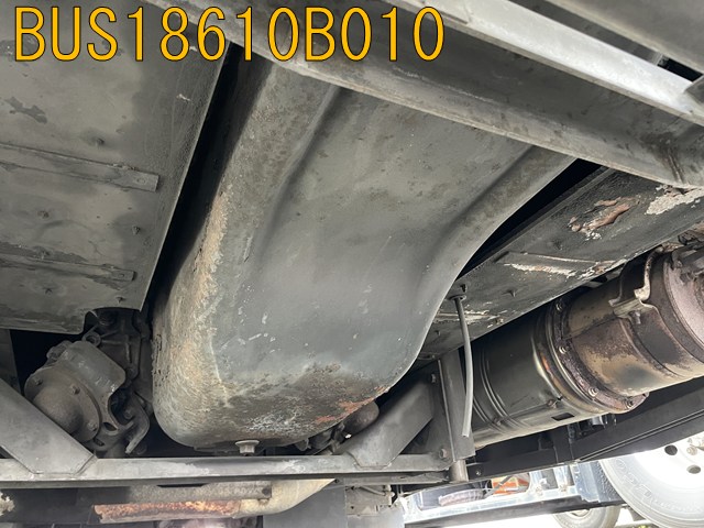 BUS18610B010