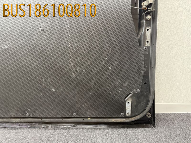 BUS18610Q810