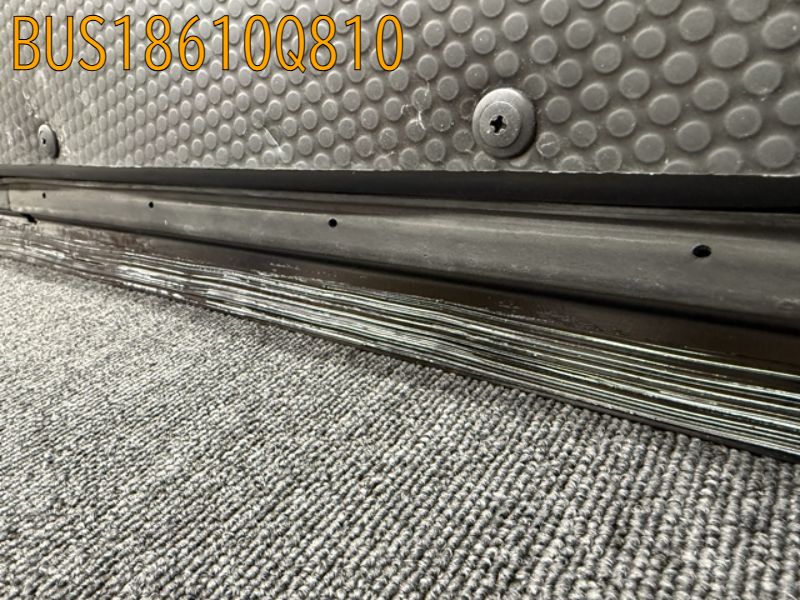 BUS18610Q810