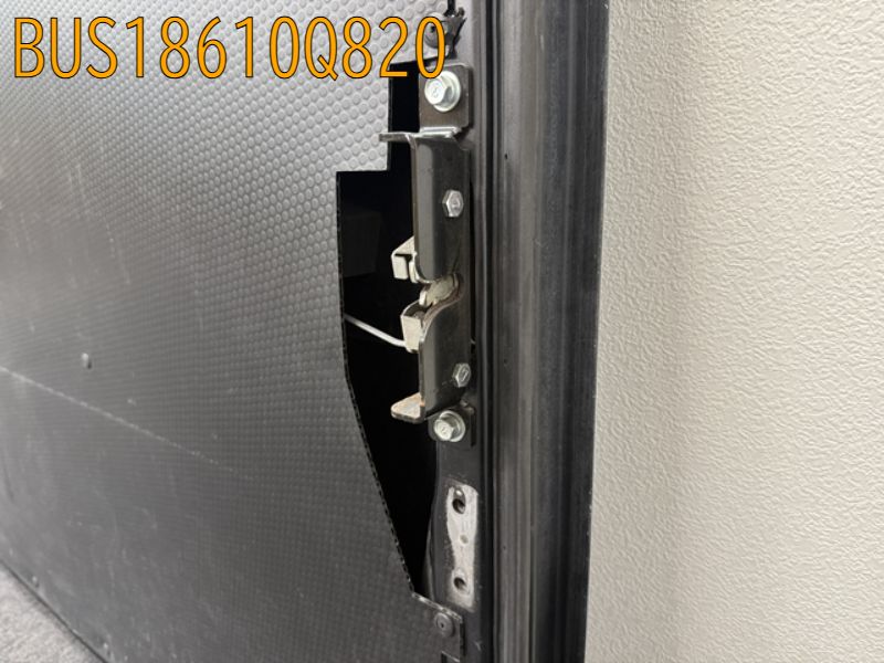 BUS18610Q820