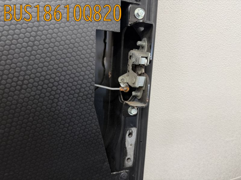 BUS18610Q820