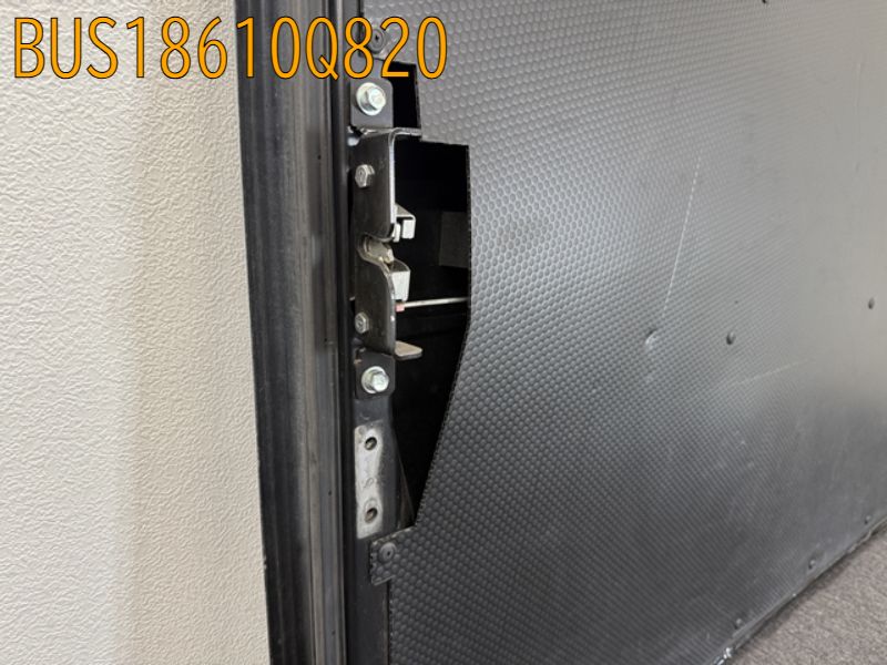 BUS18610Q820