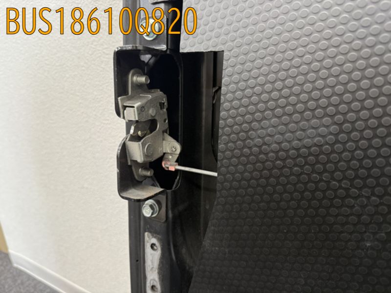 BUS18610Q820