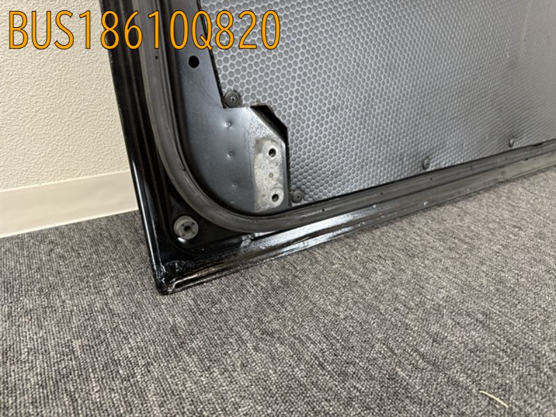 BUS18610Q820