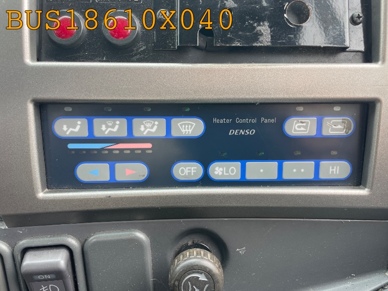 BUS18610X040