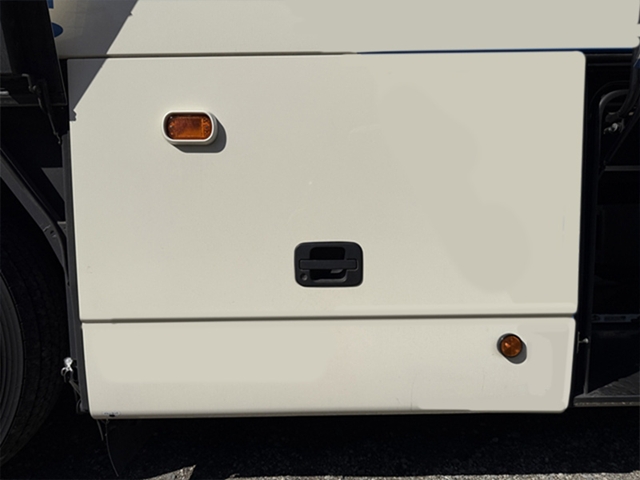 トランクパネル左１番目