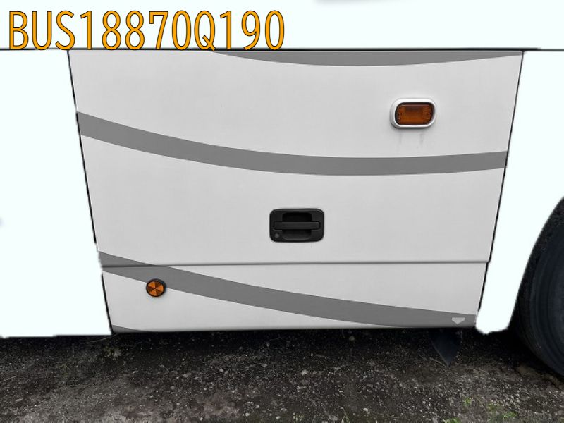 トランクパネル右１番目