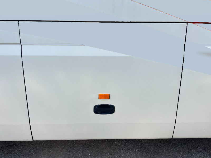 トランクパネル右2番目