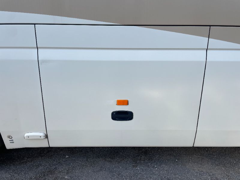 トランクパネル右3番目