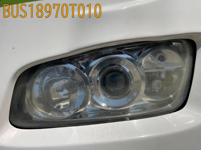 ヘッドライト左